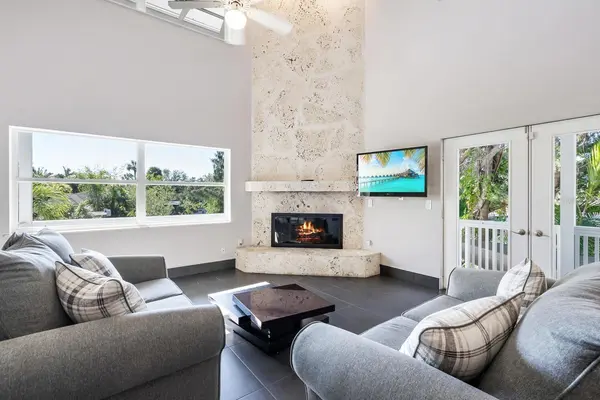 651 AVENIDA DEL NORTE, Sarasota, FL 34242