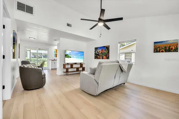 537 CAPITOL ST, North Fort Myers, FL 33903
