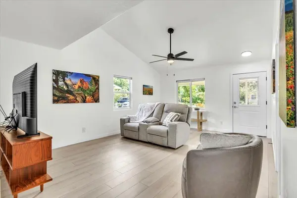 537 CAPITOL ST, North Fort Myers, FL 33903