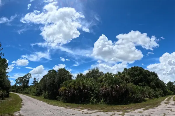 N HOLLOWAY AVE, North Port, FL 34288