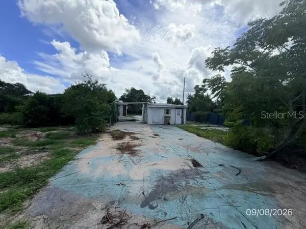 12024 LAKEVIEW DR, Leesburg, FL 34788