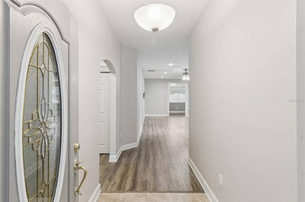6276 SILVER LAKES DR E, Lakeland, FL 33810