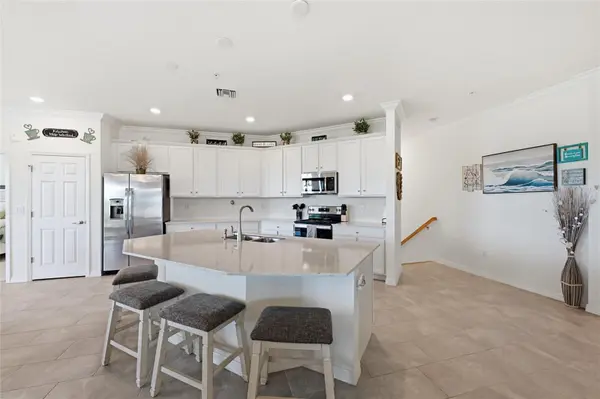 10047 CROOKED CREEK DR #201, Venice, FL 34293