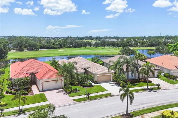 5641 WHISPERING OAKS DR, North Port, FL 34287