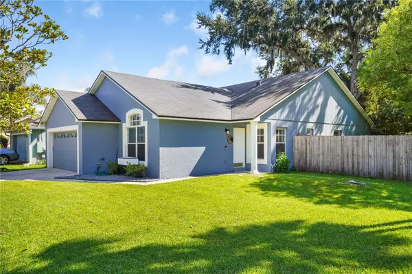 100 KELLY CIR, Sanford, FL 32773