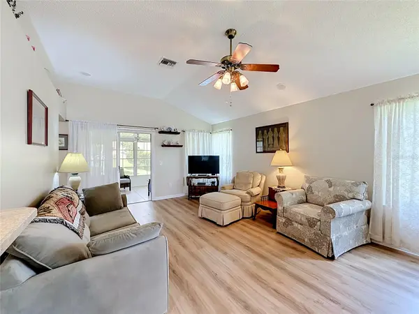 1403 W SCHWARTZ BLVD, Lady Lake, FL 32159