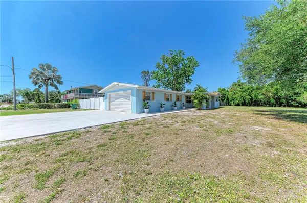 2401 10TH ST W, Palmetto, FL 34221