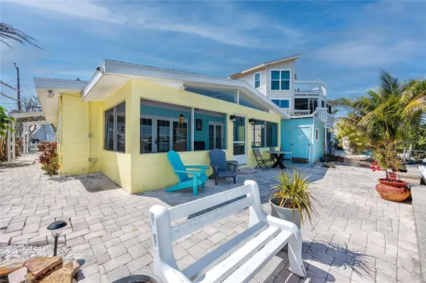 11215 3RD ST E, Treasure Island, FL 33706