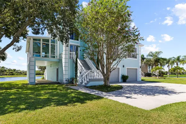 2106 PELICAN CT, Tarpon Springs, FL 34689