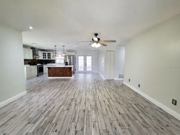 6832 SWAIN AVE, Tampa, FL 33625