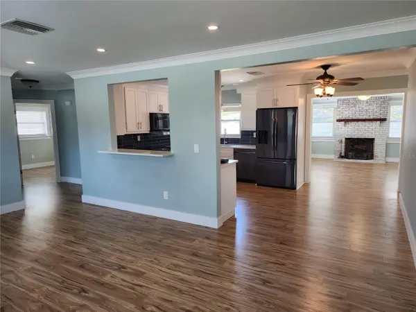 2347 EASTWOOD DR, Clearwater, FL 33765