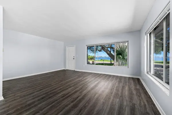 1949 EDGEWATER DR, Clearwater, FL 33755