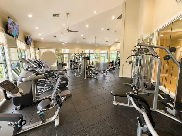 10157 HEATHER SOUND DR, Tampa, FL 33647