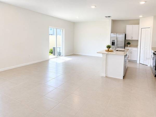 2234 RED CROSSBILL DR, Wimauma, FL 33598