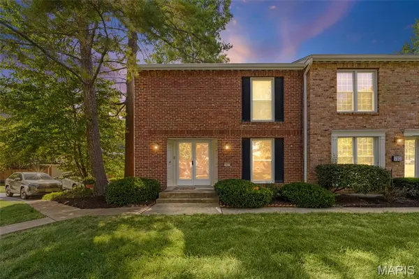 797 Amolac DR, St Louis, MO 63141