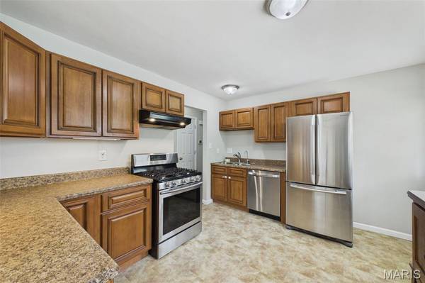 656 Nancy DR, St Charles, MO 63301