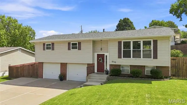 656 Nancy DR, St Charles, MO 63301
