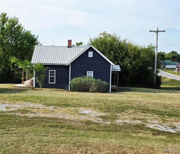 322 and 318 Palmyra ST, Perry, MO 63462