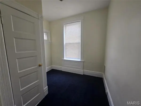 3924 Sullivan AVE, St Louis, MO 63107