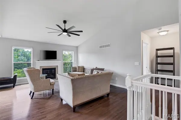 98 San Marino Pkwy, Fenton, MO 63026
