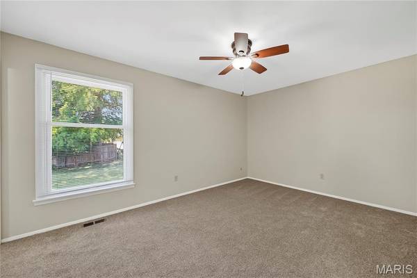 16 Mill Race DR, St Peters, MO 63376