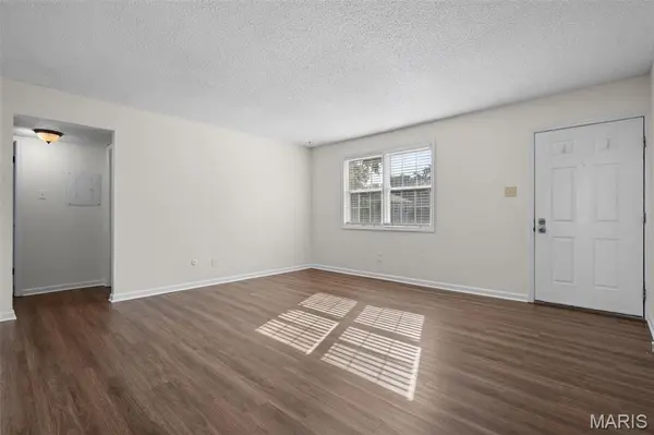 1719 Canary CV, Brentwood, MO 63144