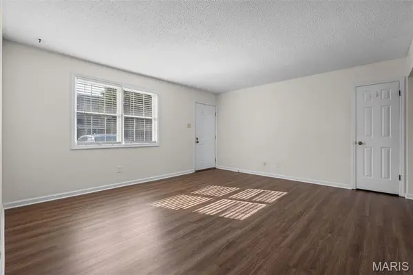 1719 Canary CV, Brentwood, MO 63144