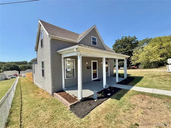 819 Stewart ST, De Soto, MO 63020