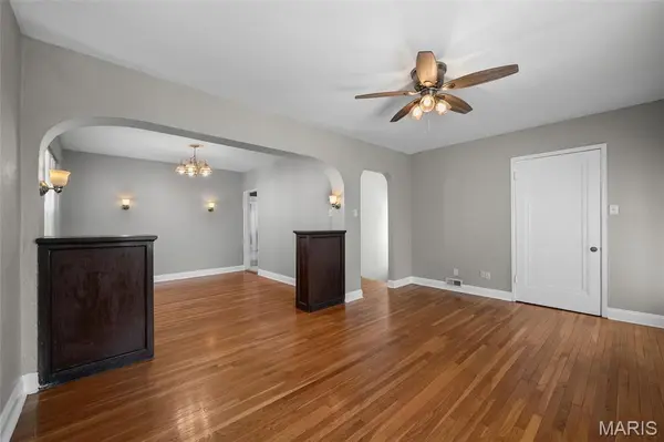 4533 Flad AVE, St Louis, MO 63110