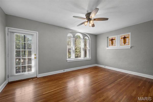 4533 Flad AVE, St Louis, MO 63110