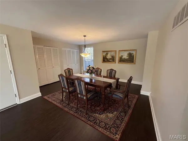 1130 S Mason RD, Town And Country, MO 63131