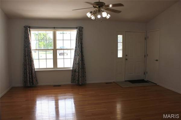 1007 Southway DR, Bowling Green, MO 63334