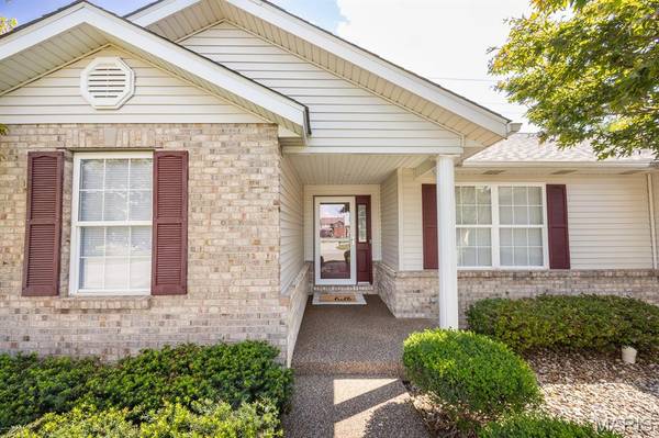 876 Clemson AVE, Fairview Heights, IL 62208