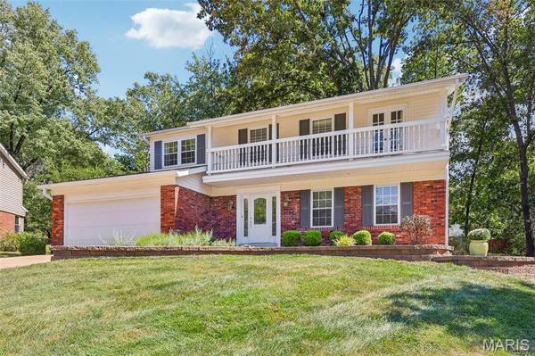 70 Breezeview DR, Ballwin, MO 63021