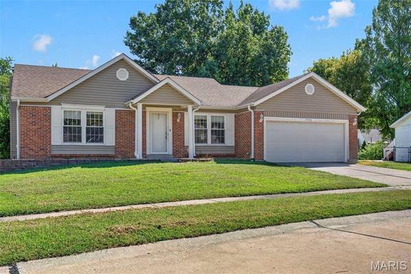 15556 97th AVE, Florissant, MO 63034