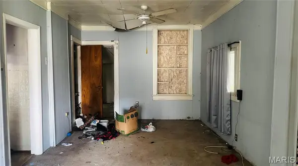 7127 Virginia AVE, St Louis, MO 63111