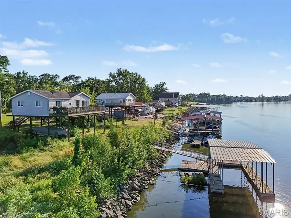 11 Woods Creek RD, St Charles, MO 63301