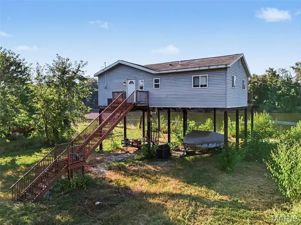 11 Woods Creek RD, St Charles, MO 63301