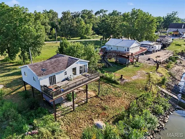 11 Woods Creek RD, St Charles, MO 63301