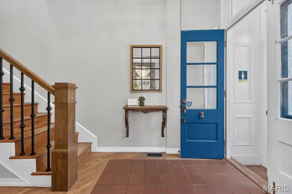 2016 Hickory ST, St Louis, MO 63104
