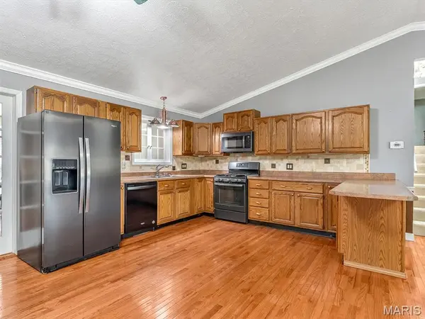 4796 Nameoki RD, Granite City, IL 62040