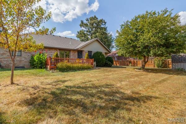 1830 CYPRESS DR, Lebanon, MO 65536
