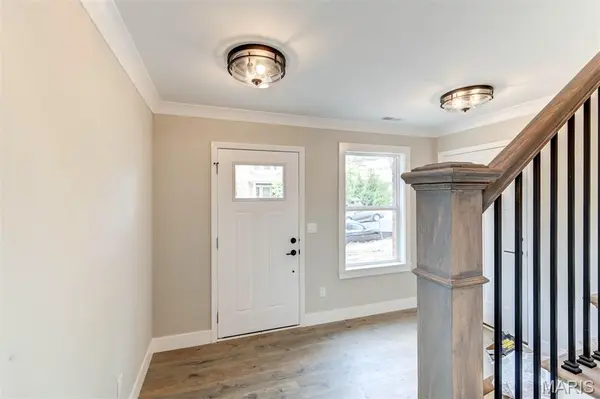 7306 Hoover AVE, Richmond Heights, MO 63117