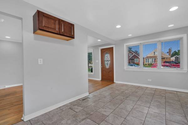 5035 S Kilpatrick AVE, Chicago, IL 60632