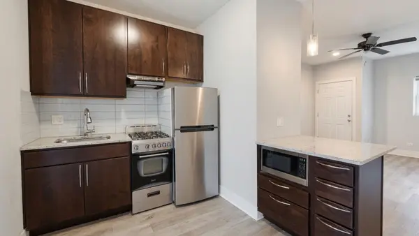 4006 N Bell AVE #1, Chicago, IL 60618