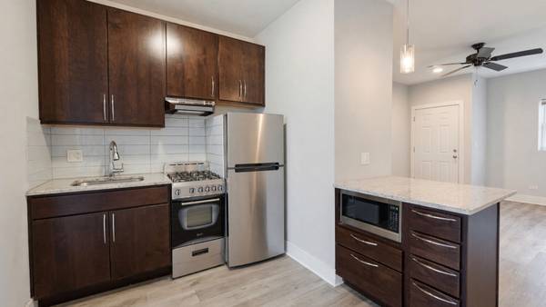 4006 N Bell AVE #1, Chicago, IL 60618