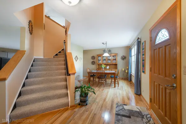 402 Hubbard LN, Lake Villa, IL 60046