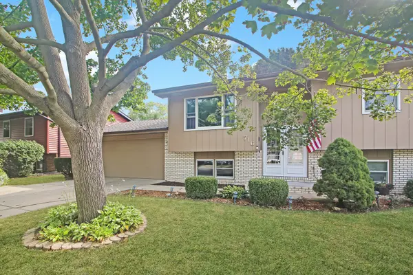 716 Lara RD, Normal, IL 61761
