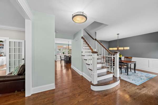 877 Sheehan AVE, Glen Ellyn, IL 60137