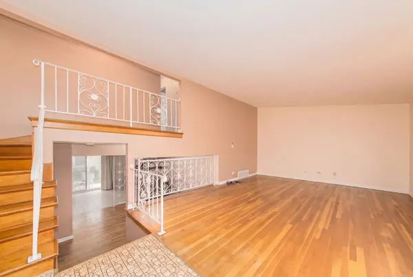 9025 Sherry LN #9025, Des Plaines, IL 60016